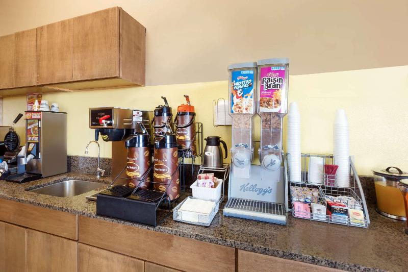 모텔 Super 8 By Wyndham Carroll