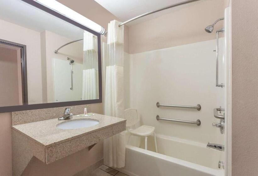 فندق على الطريق Super 8 By Wyndham Carrollton