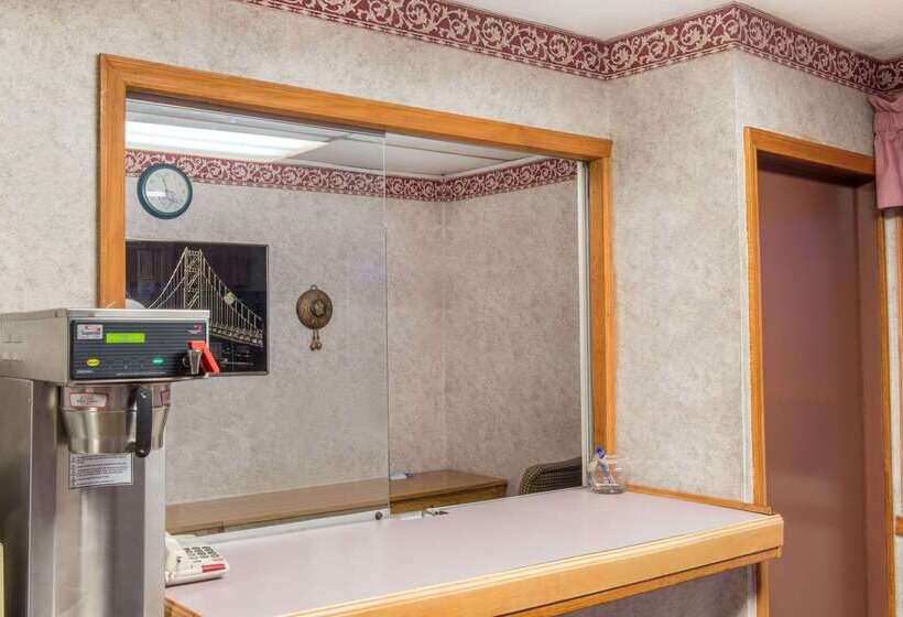 فندق على الطريق Super 8 By Wyndham Centervillerichmond