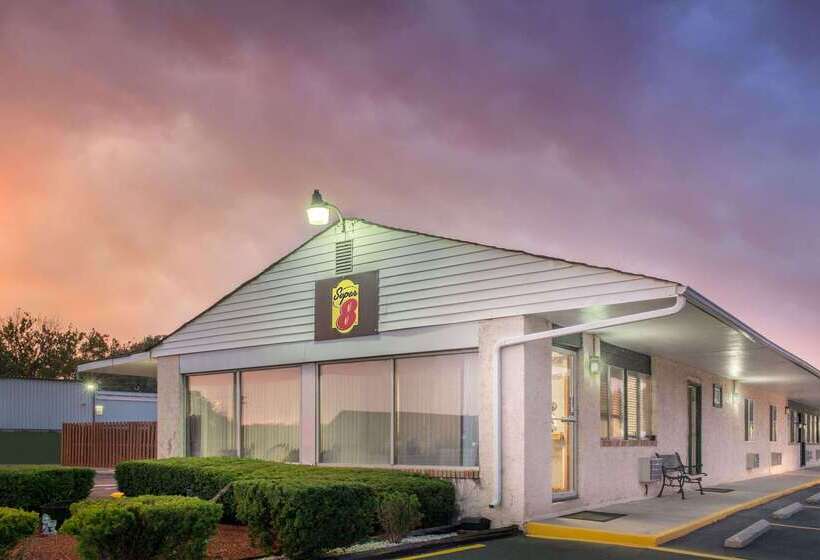 فندق على الطريق Super 8 By Wyndham Centervillerichmond