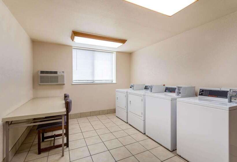 فندق على الطريق Super 8 By Wyndham Cheyenne Wy