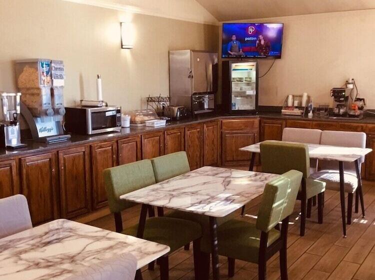 فندق على الطريق Super 8 By Wyndham Cheyenne Wy