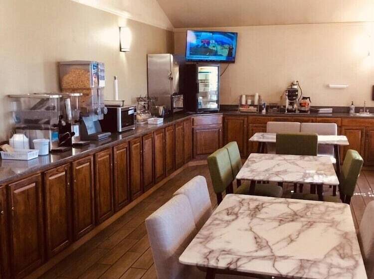 فندق على الطريق Super 8 By Wyndham Cheyenne Wy