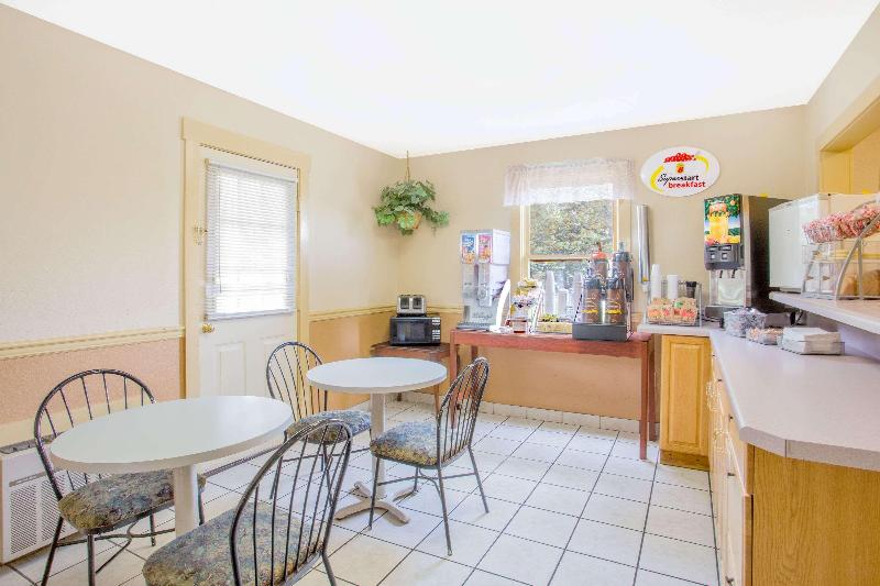 Мотель Super 8 By Wyndham Christiansburg