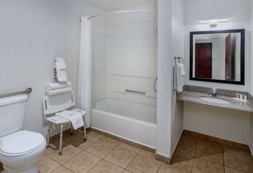 فندق على الطريق Super 8 By Wyndham Clayton