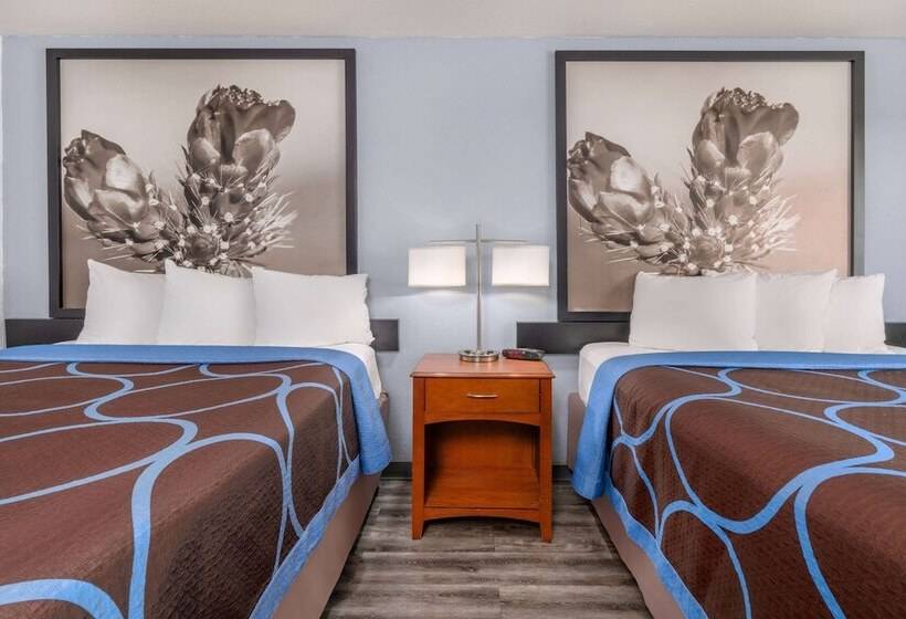 فندق على الطريق Super 8 By Wyndham Clayton