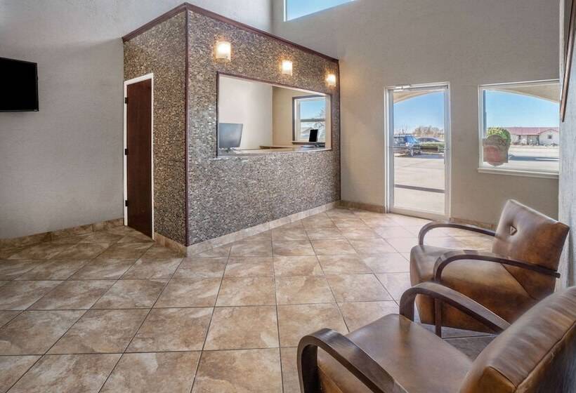 فندق على الطريق Super 8 By Wyndham Clayton