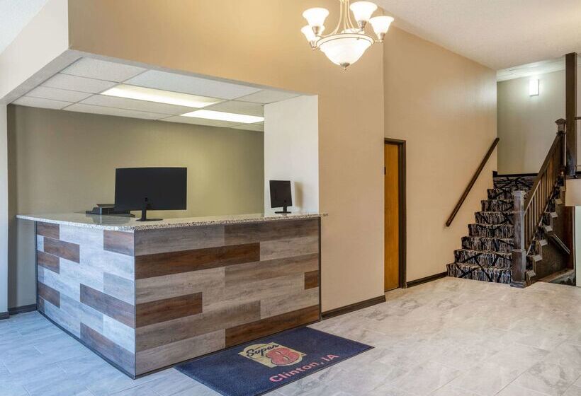 فندق على الطريق Super 8 By Wyndham Clinton