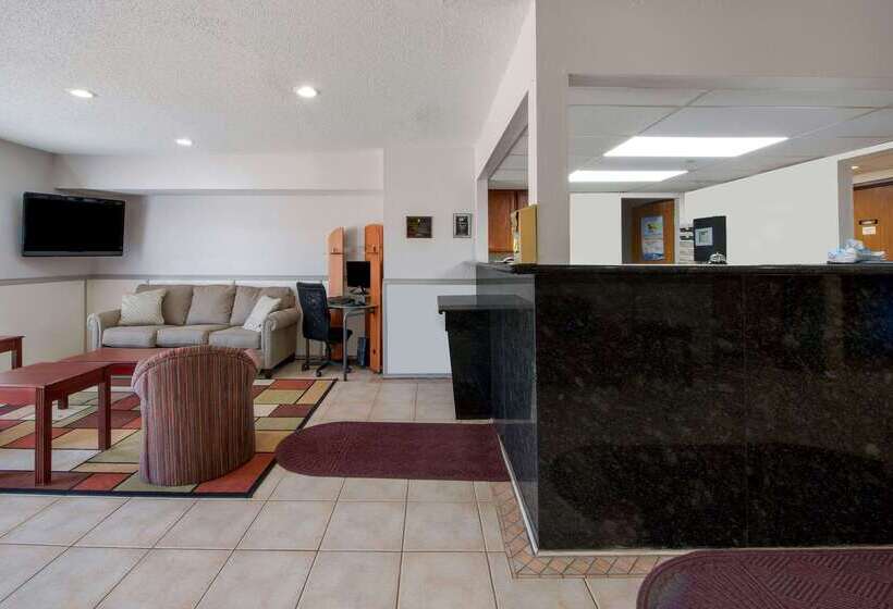 فندق على الطريق Super 8 By Wyndham College Station