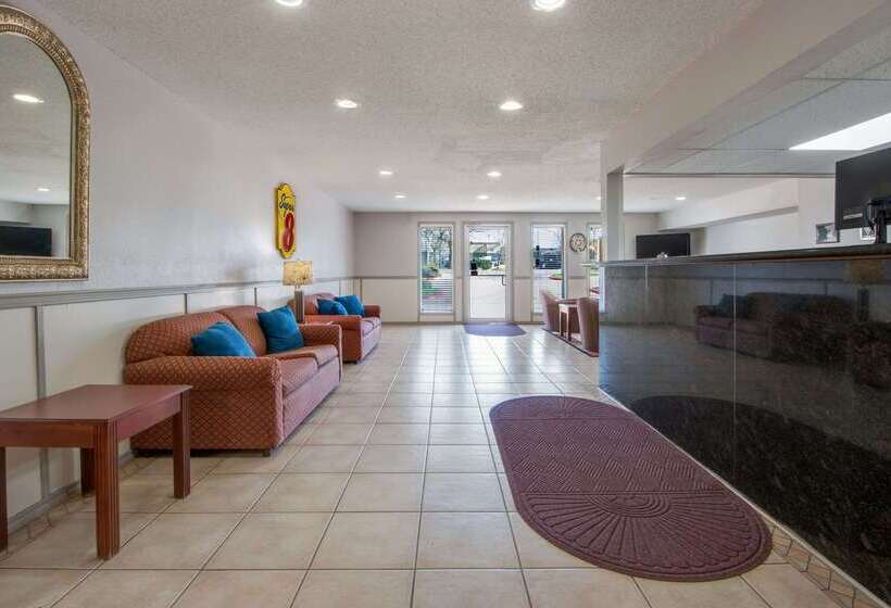 فندق على الطريق Super 8 By Wyndham College Station