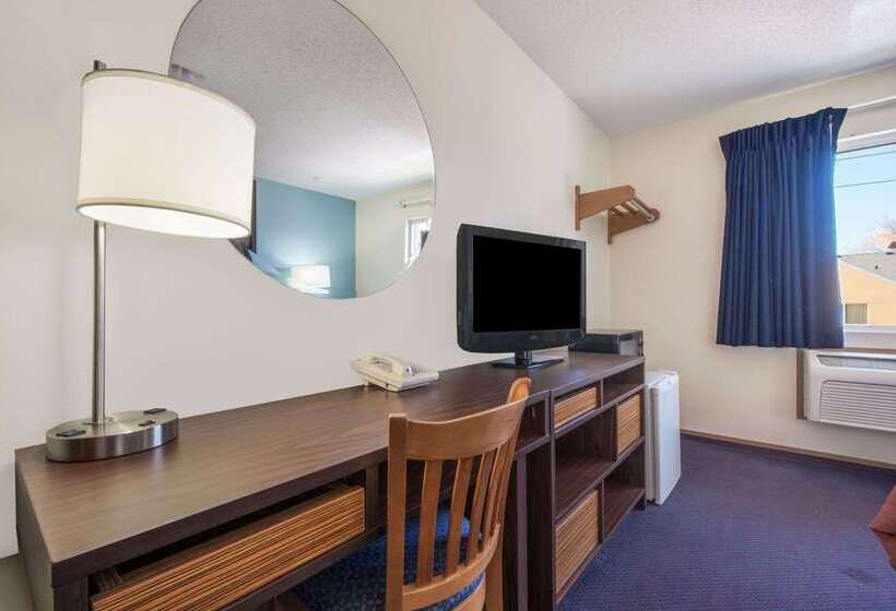 فندق على الطريق Super 8 By Wyndham College Station