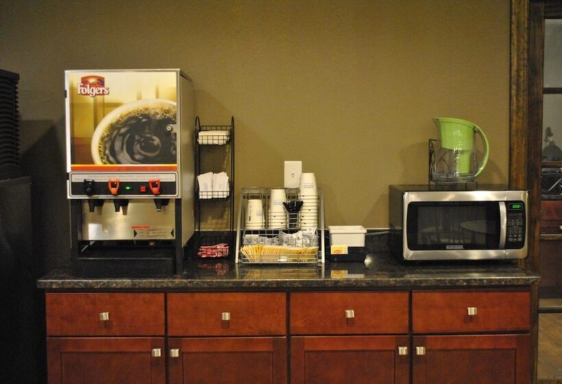 汽车旅馆  Super 8 By Wyndham Cromwell/middletown