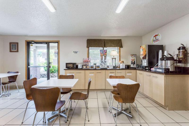 모텔 Super 8 By Wyndham Danville Va