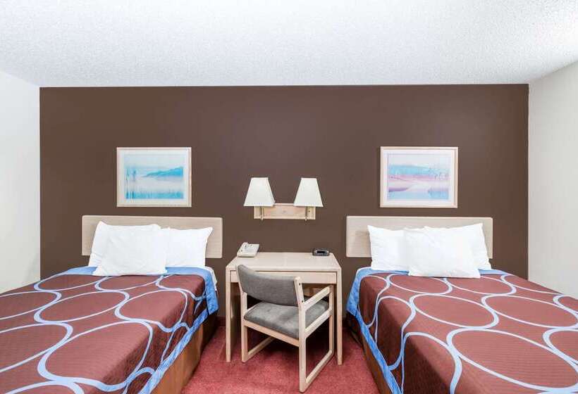 فندق على الطريق Super 8 By Wyndham Estherville