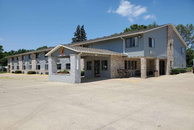 فندق على الطريق Super 8 By Wyndham Estherville