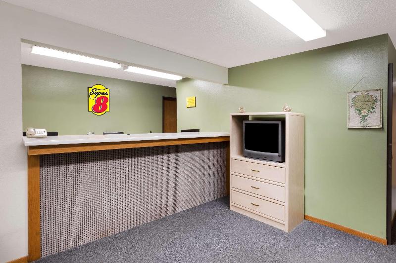 فندق على الطريق Super 8 By Wyndham Estherville