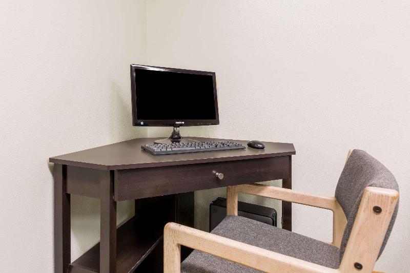 فندق على الطريق Super 8 By Wyndham Estherville