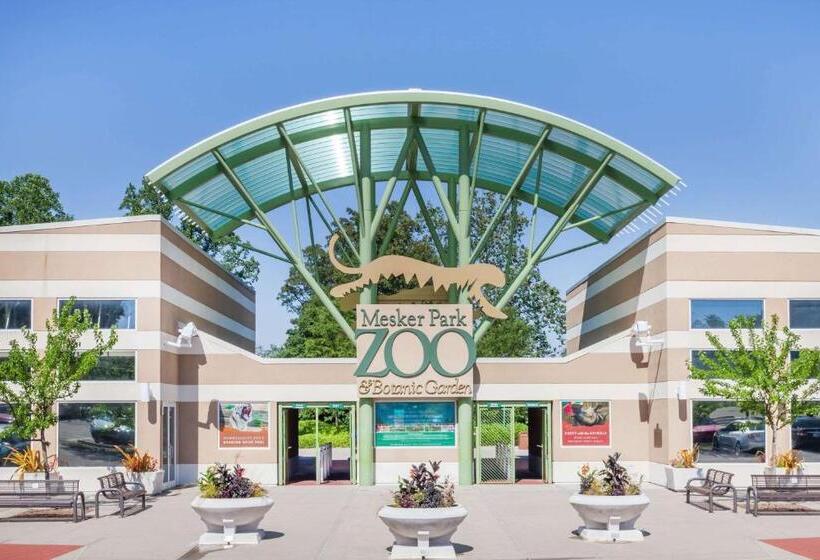 モーテル Super 8 By Wyndham Evansville North