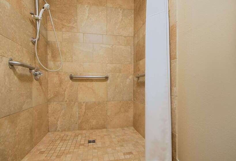 فندق على الطريق Super 8 By Wyndham Fairfield