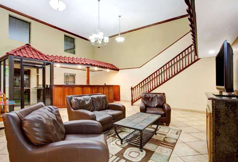 فندق على الطريق Super 8 By Wyndham Forrest City Ar