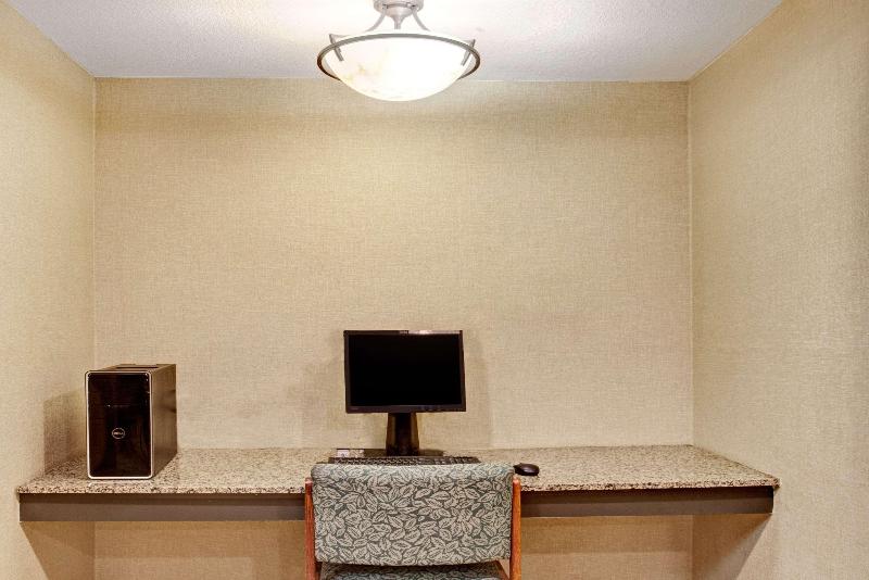 فندق على الطريق Super 8 By Wyndham Forrest City Ar