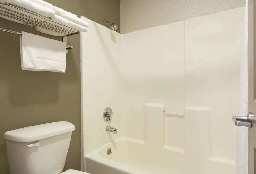 모텔 Super 8 By Wyndham Fortuna