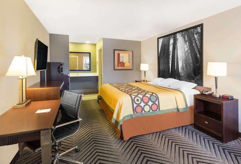 모텔 Super 8 By Wyndham Fortuna