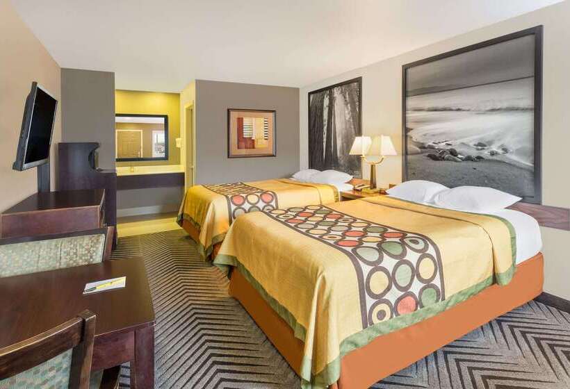 모텔 Super 8 By Wyndham Fortuna