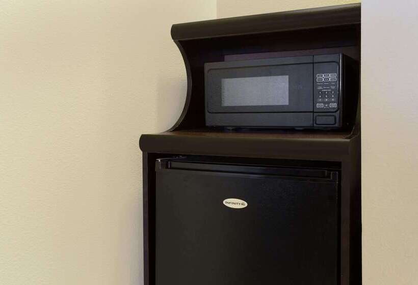 모텔 Super 8 By Wyndham Fortuna