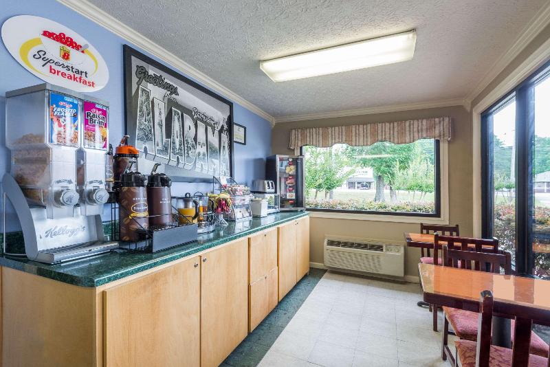 فندق على الطريق Super 8 By Wyndham Gadsden Al