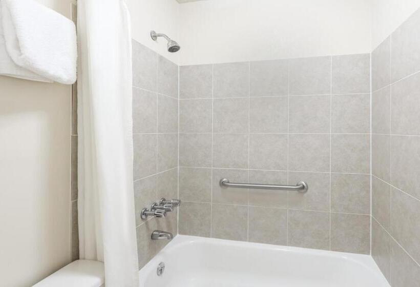 فندق على الطريق Super 8 By Wyndham Gadsden Al