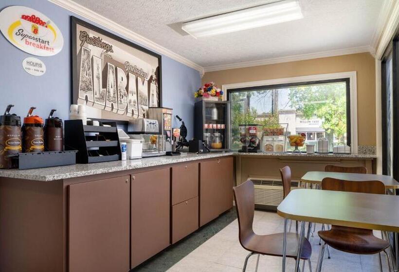 فندق على الطريق Super 8 By Wyndham Gadsden Al