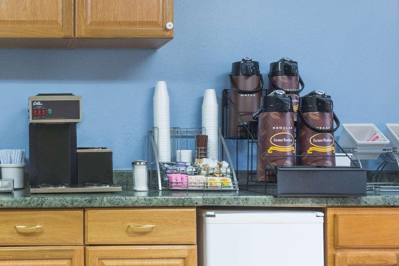 فندق على الطريق Super 8 By Wyndham Gardner