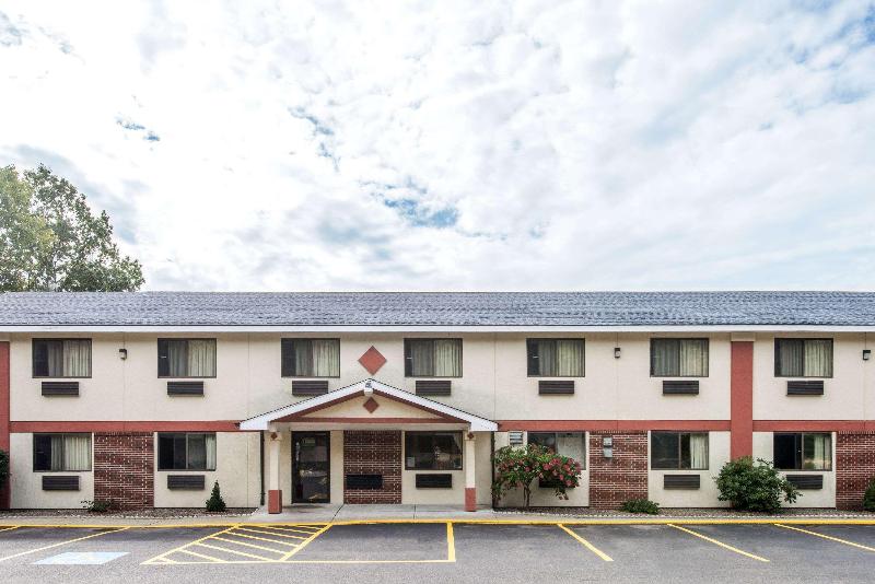 فندق على الطريق Super 8 By Wyndham Gardner