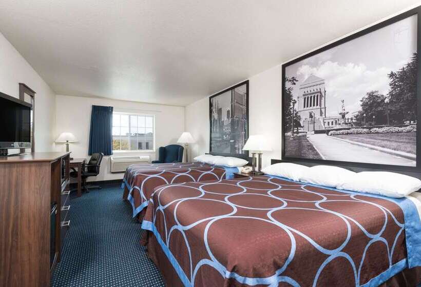 مُتل Super 8 By Wyndham Greenfield