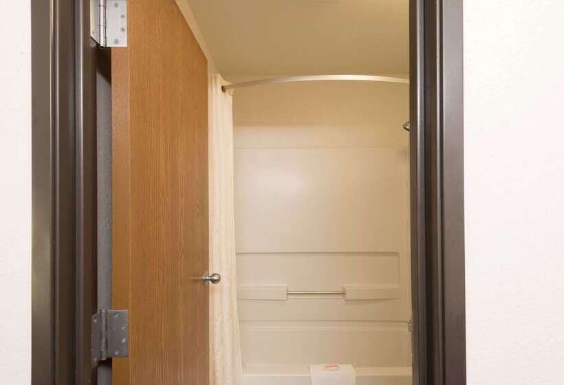 فندق على الطريق Super 8 By Wyndham Greenfield