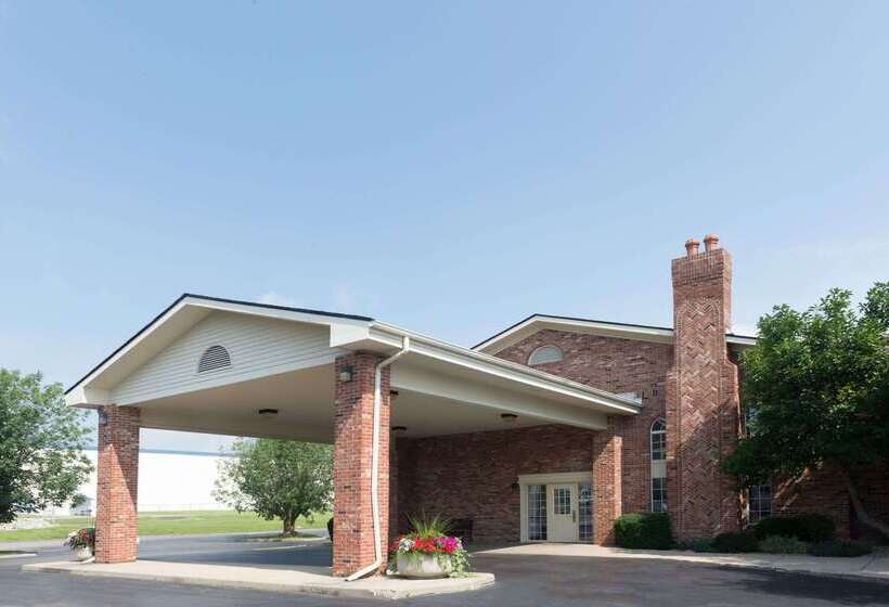 مُتل Super 8 By Wyndham Greenfield