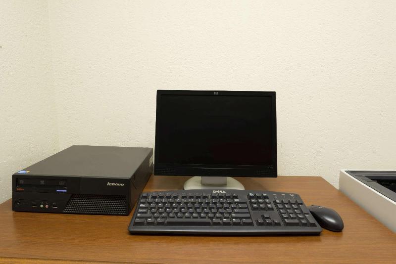 مُتل Super 8 By Wyndham Greenfield