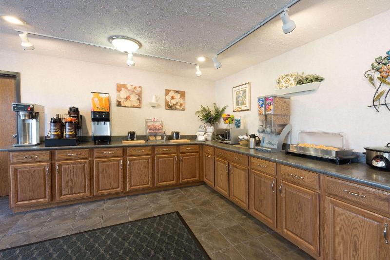 مُتل Super 8 By Wyndham Greenfield