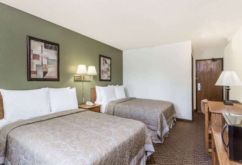 汽车旅馆 Super 8 By Wyndham Hampton