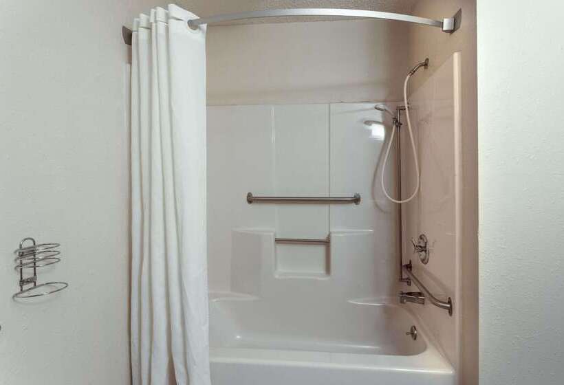 فندق على الطريق Super 8 By Wyndham Hartford Wi