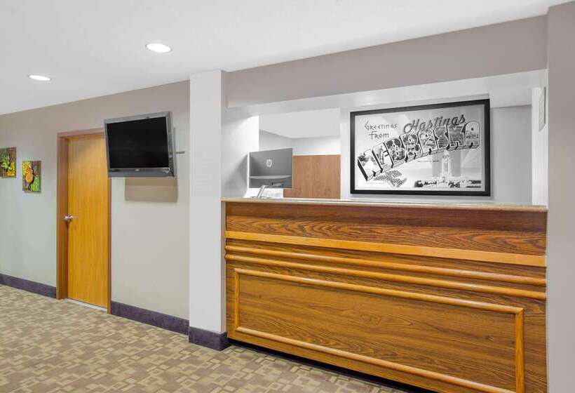 汽车旅馆 Super 8 By Wyndham Hastings