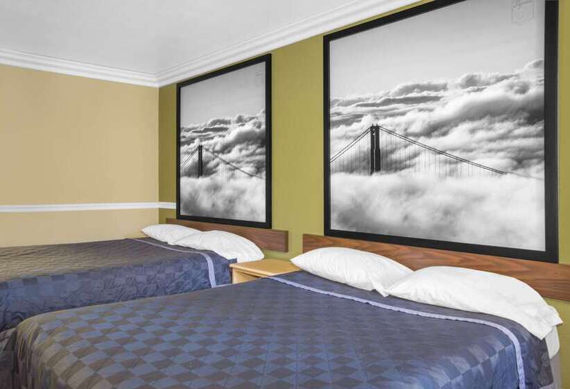 Мотель Super 8 By Wyndham Hayward Downtown