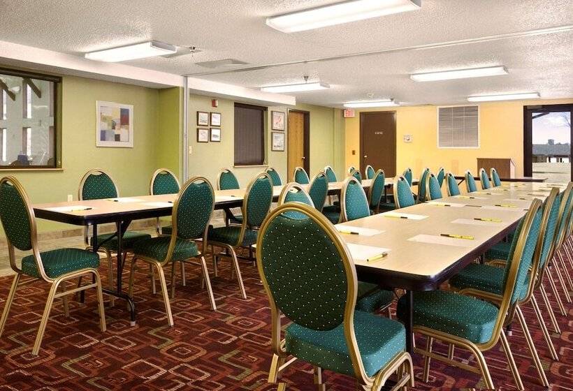 Мотель Super 8 By Wyndham Houghton