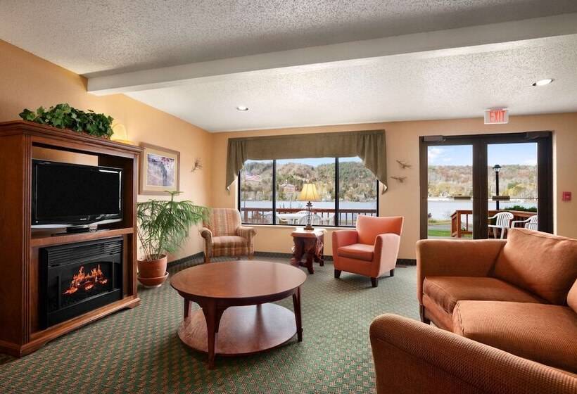 Мотель Super 8 By Wyndham Houghton