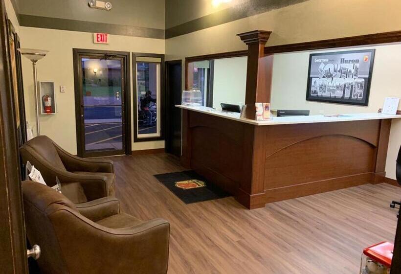 모텔 Super 8 By Wyndham Huron