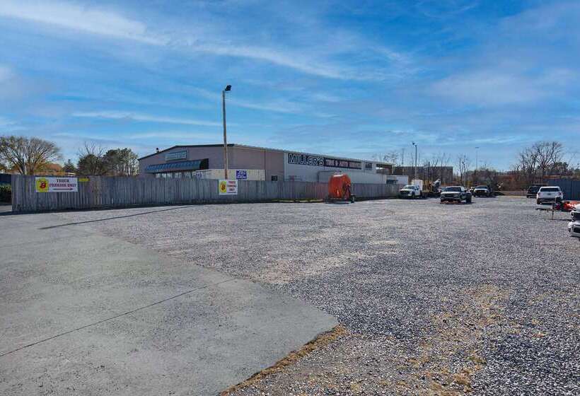 فندق على الطريق Super 8 By Wyndham Johnson City