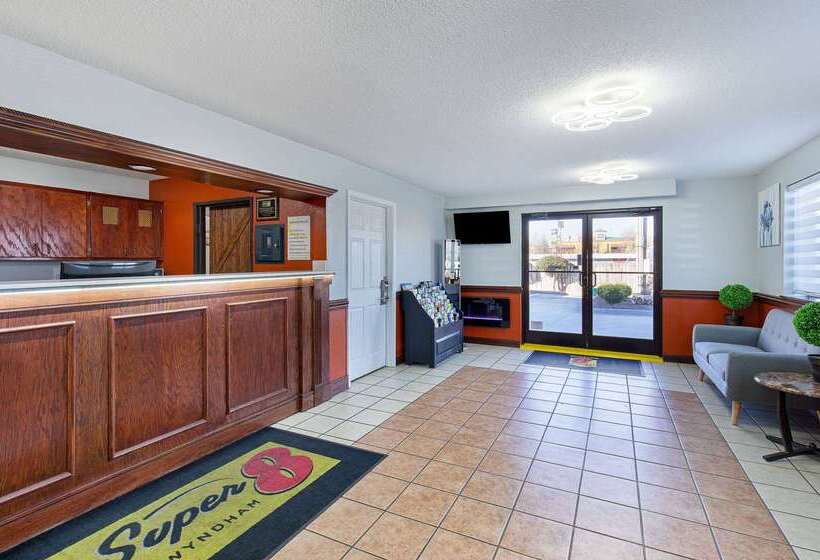 فندق على الطريق Super 8 By Wyndham Johnson City