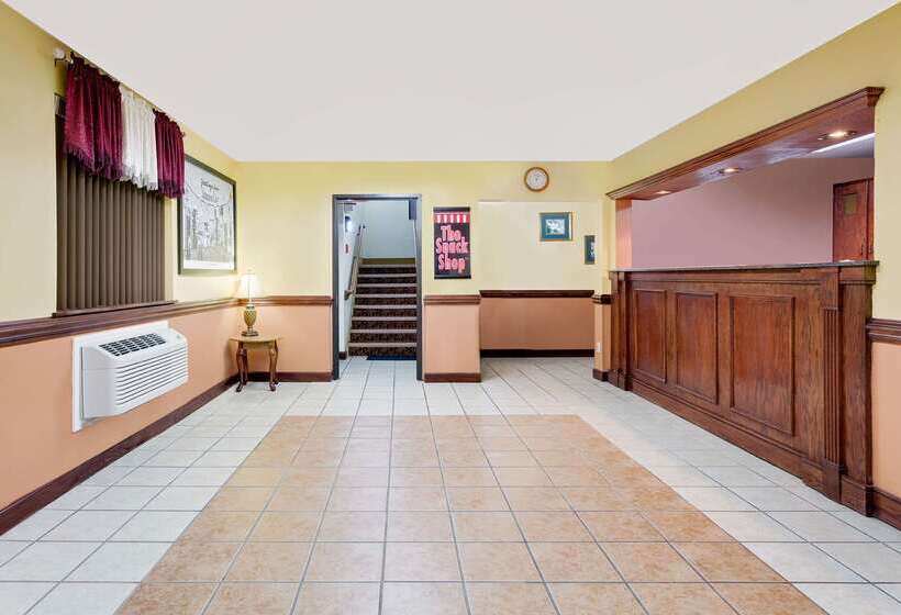 فندق على الطريق Super 8 By Wyndham Johnson City