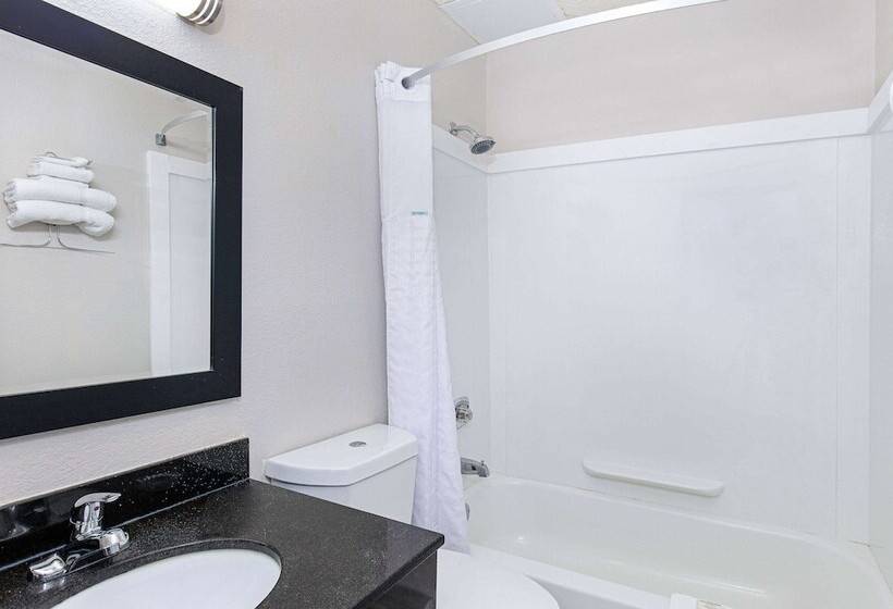 فندق على الطريق Super 8 By Wyndham Johnson City